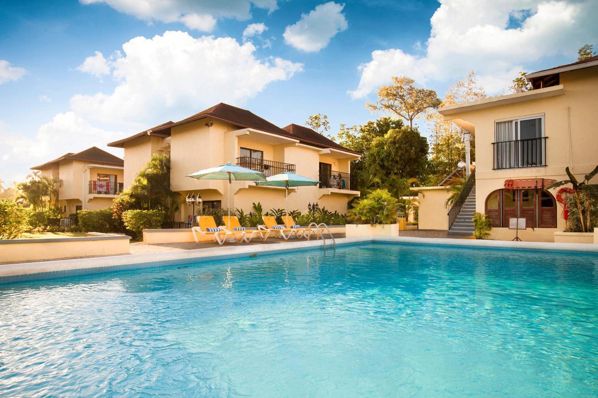 Rooms On The Beach Негрил Екстериор снимка