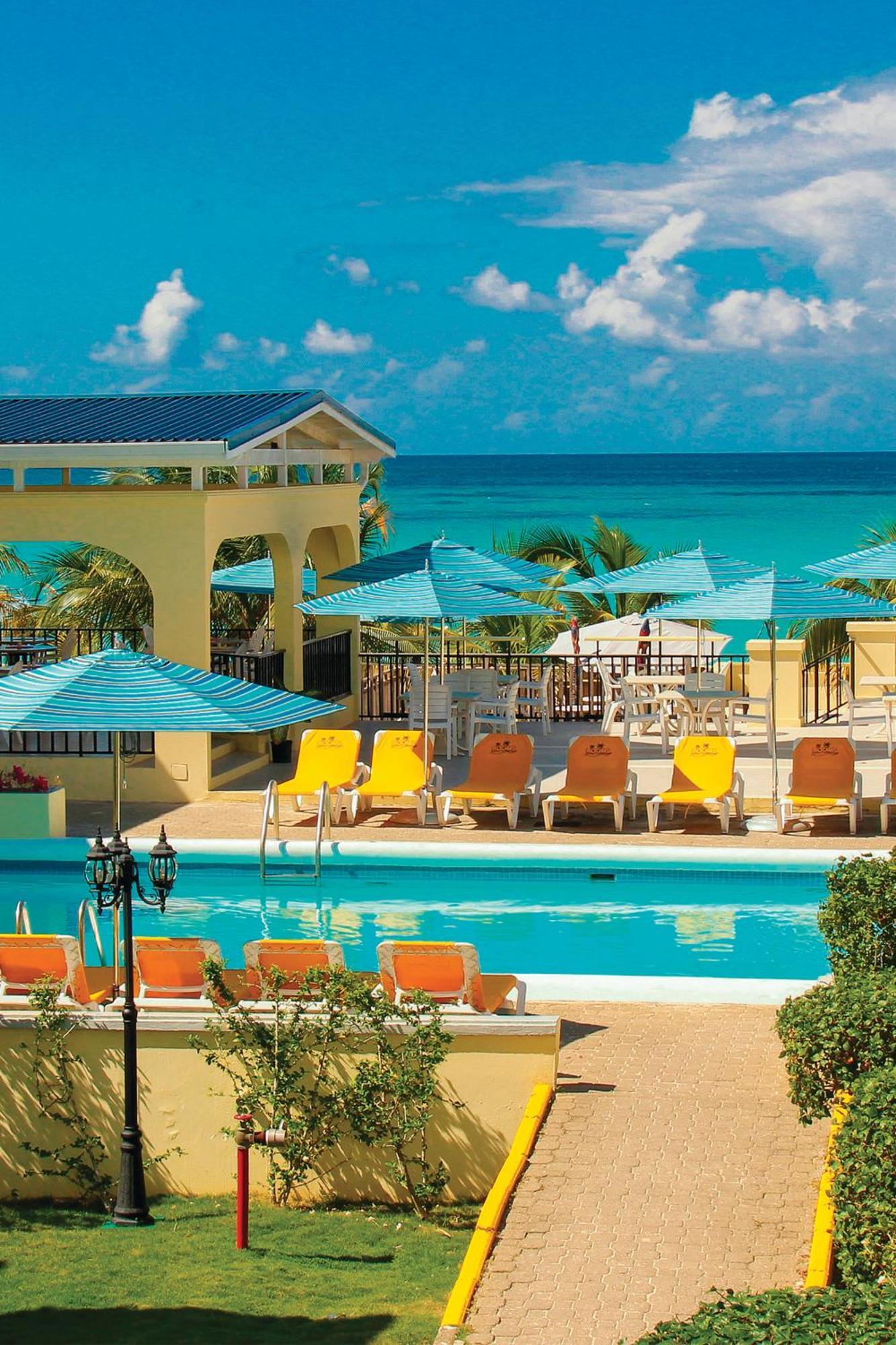 Rooms On The Beach Негрил Екстериор снимка